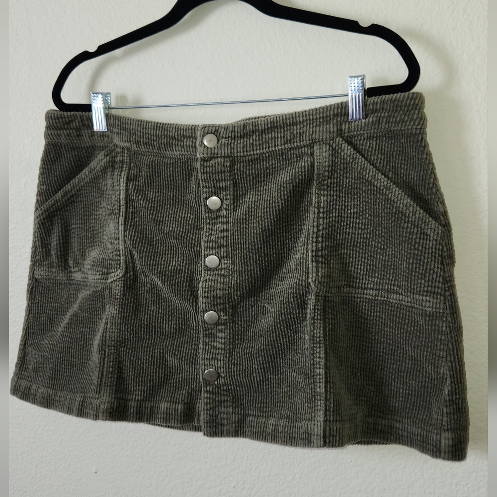 Olive ribbed skirt, wild fable